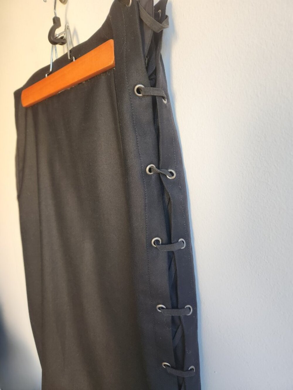 Yves Saint Laurent by Tom Ford Black Wool Lace-Up Pencil Skirt - FR 42 (US 10) - Picture 5 of 12